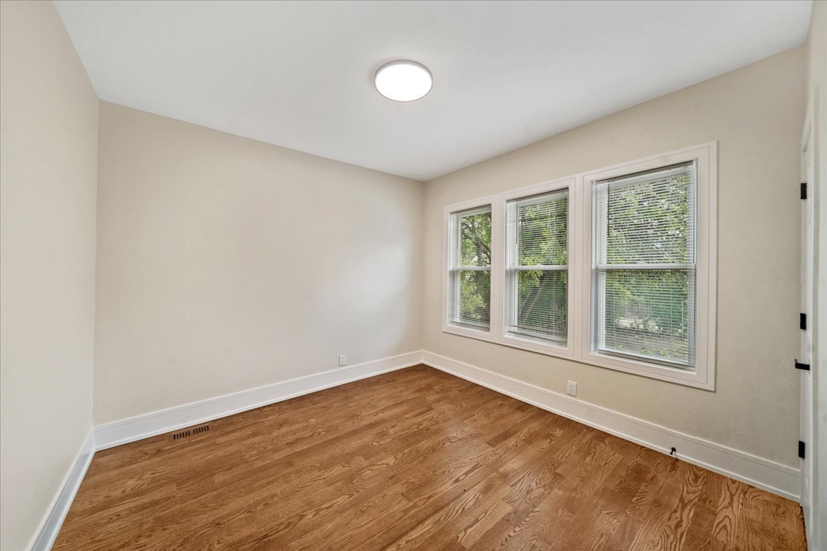 8525 S Hermitage Avenue, Chicago, IL 60620