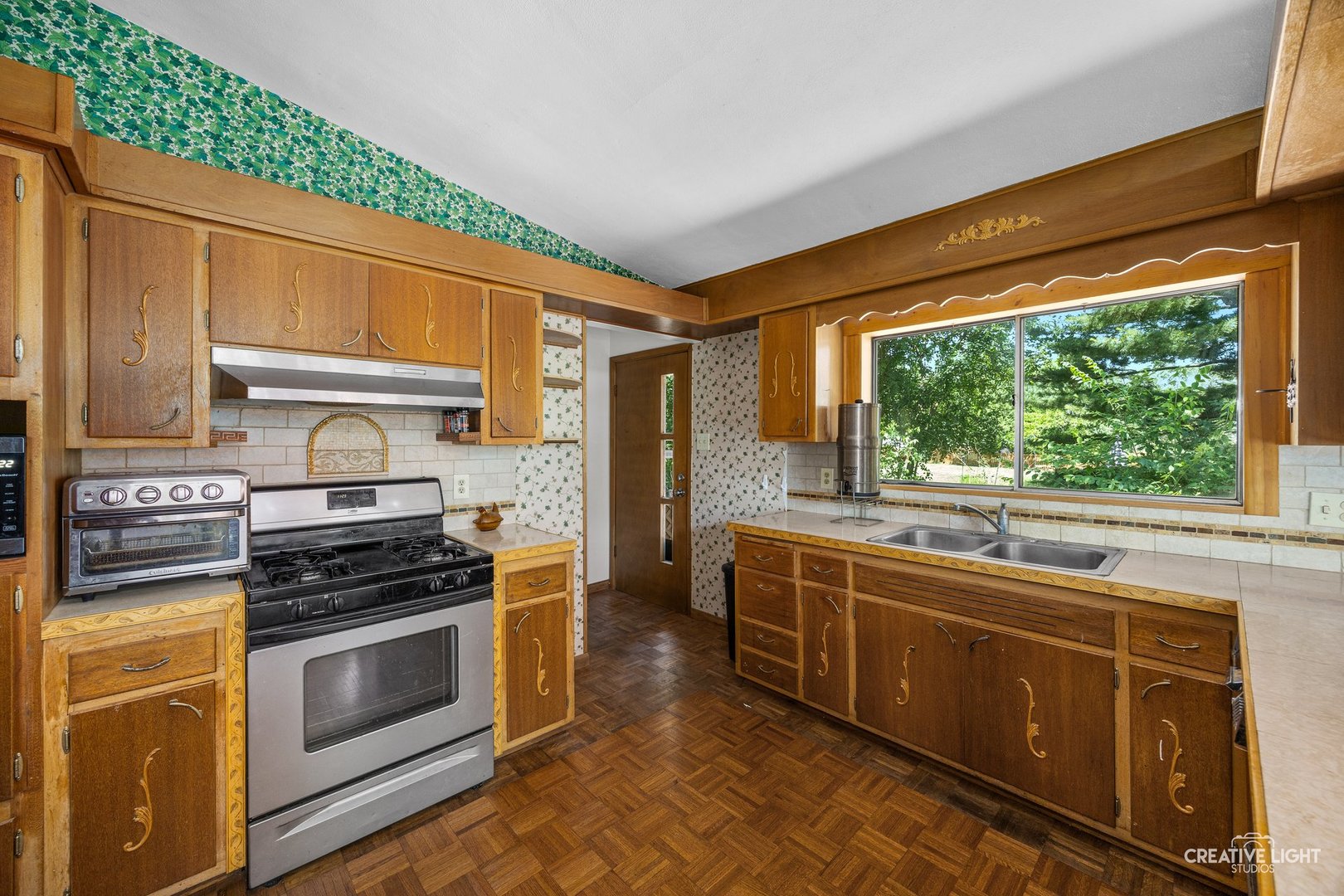 8048 Highland Avenue, Downers Grove, IL 60516