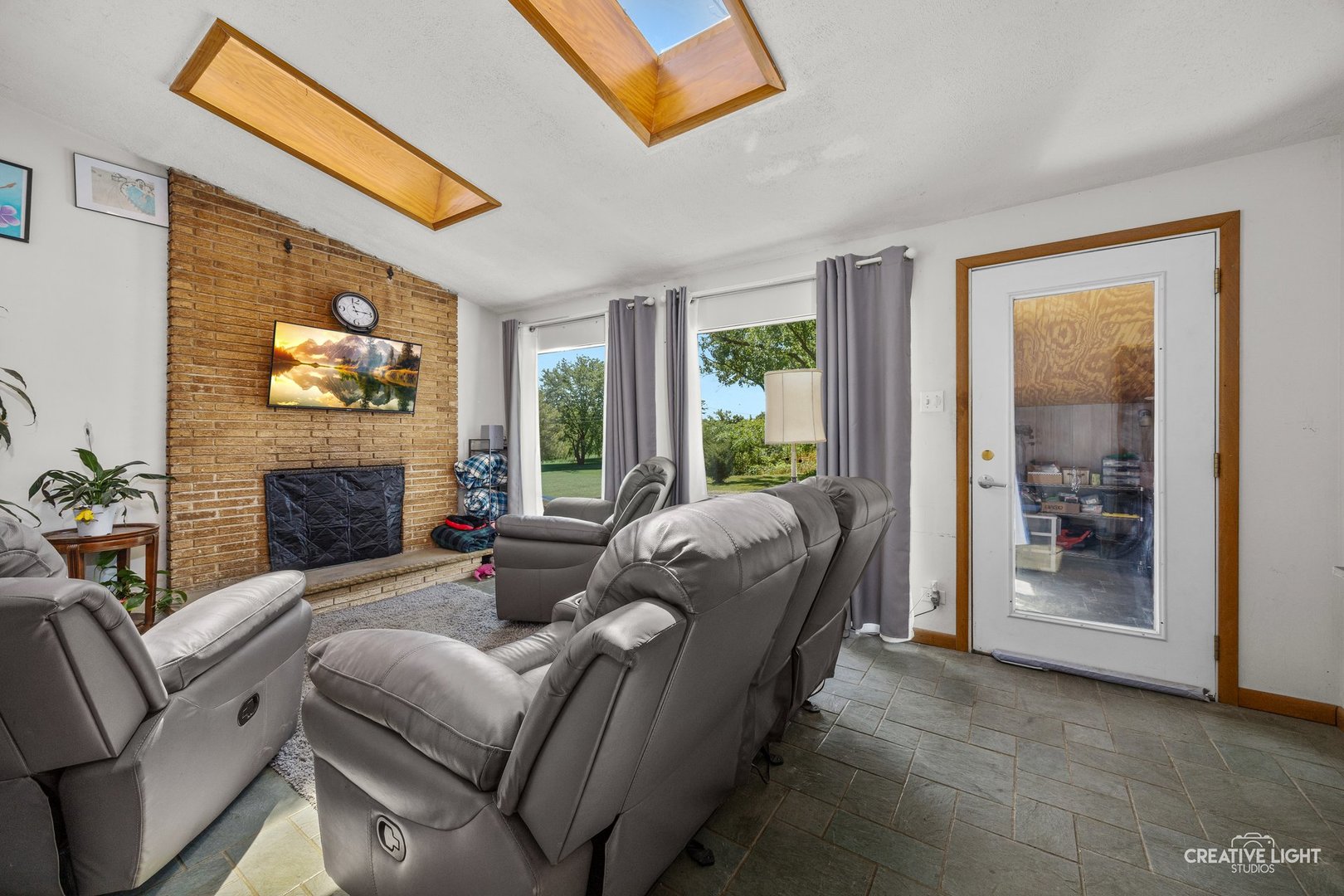 8048 Highland Avenue, Downers Grove, IL 60516