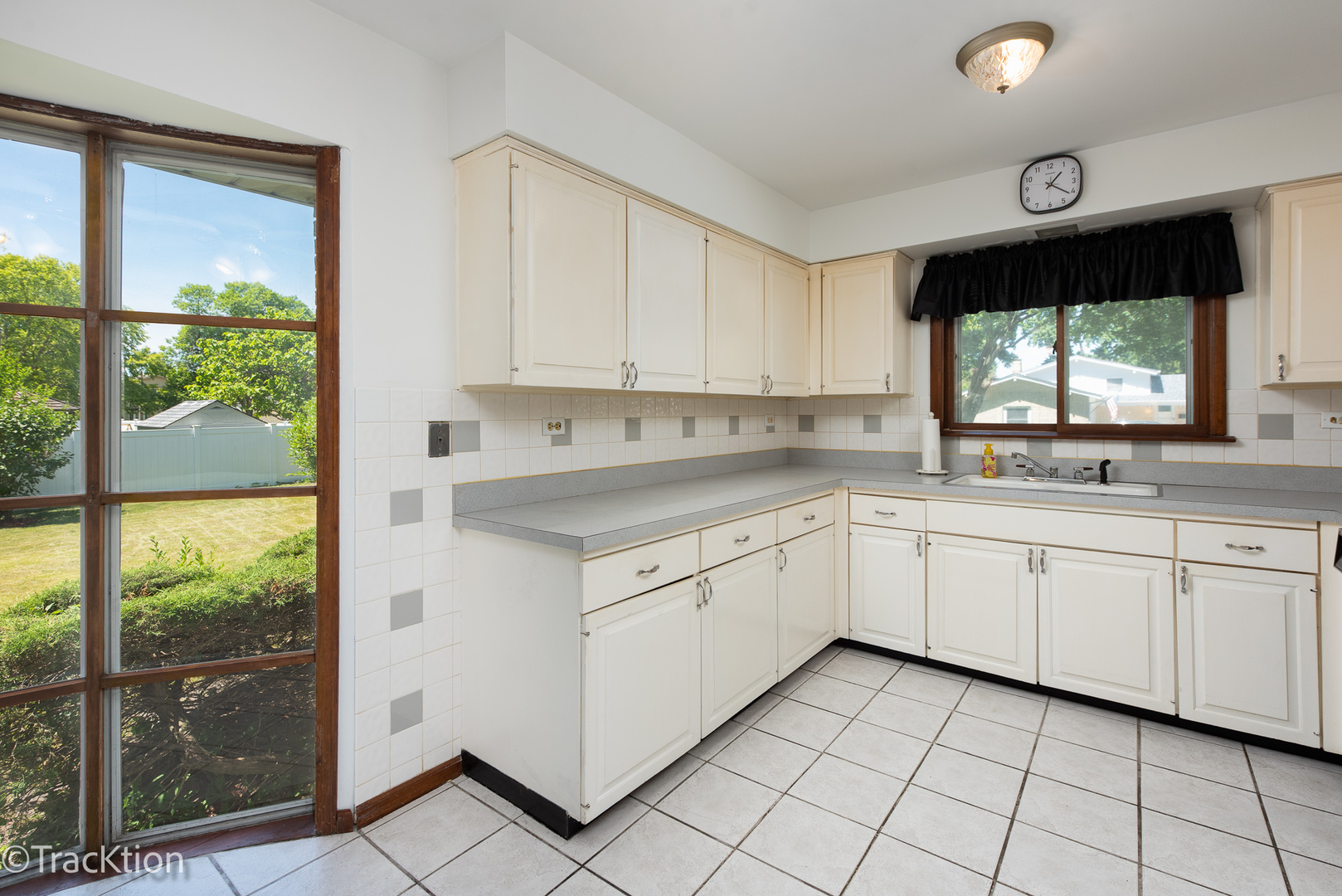 1502 S Harvard Avenue, Arlington Heights, IL 60005