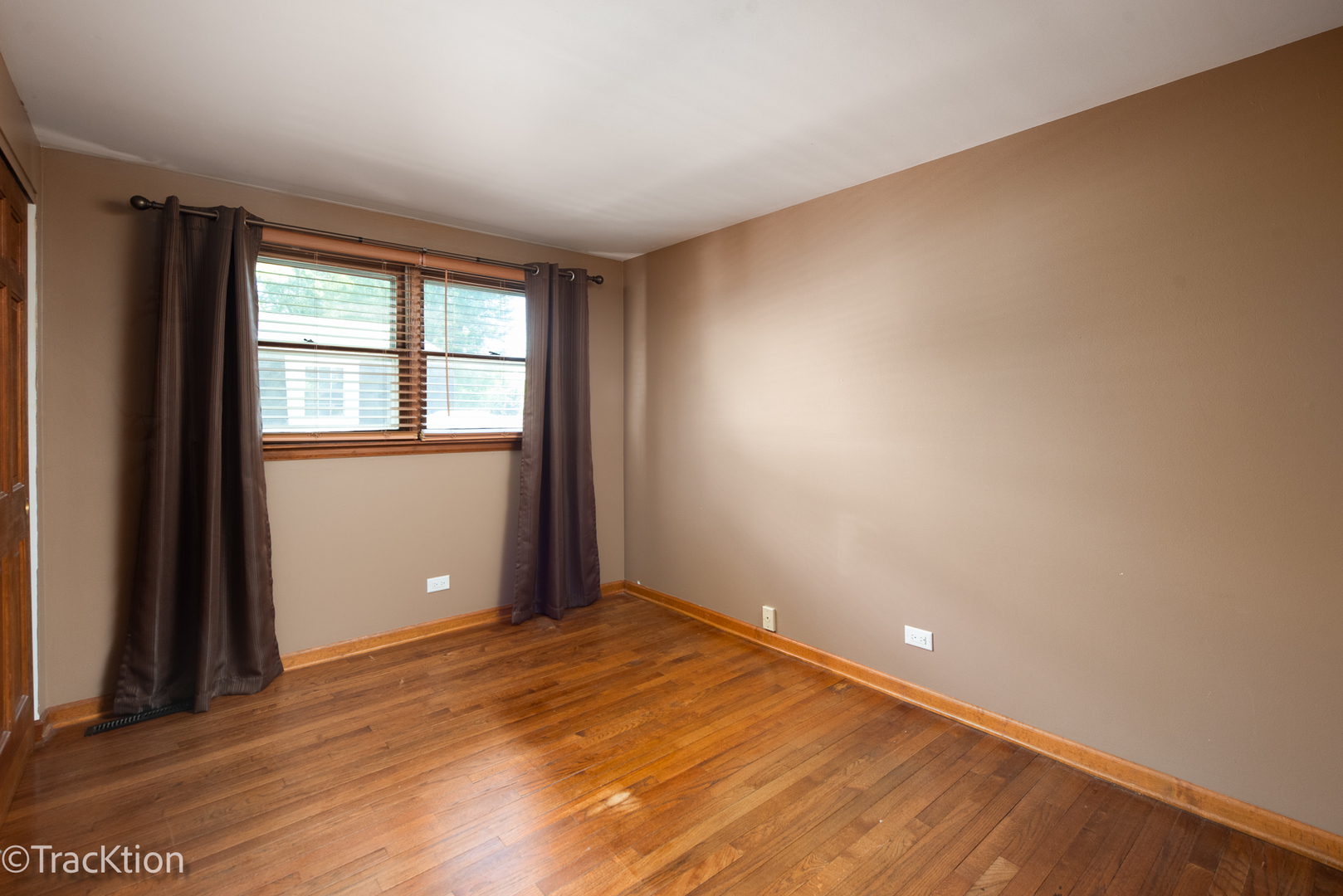 1502 S Harvard Avenue, Arlington Heights, IL 60005