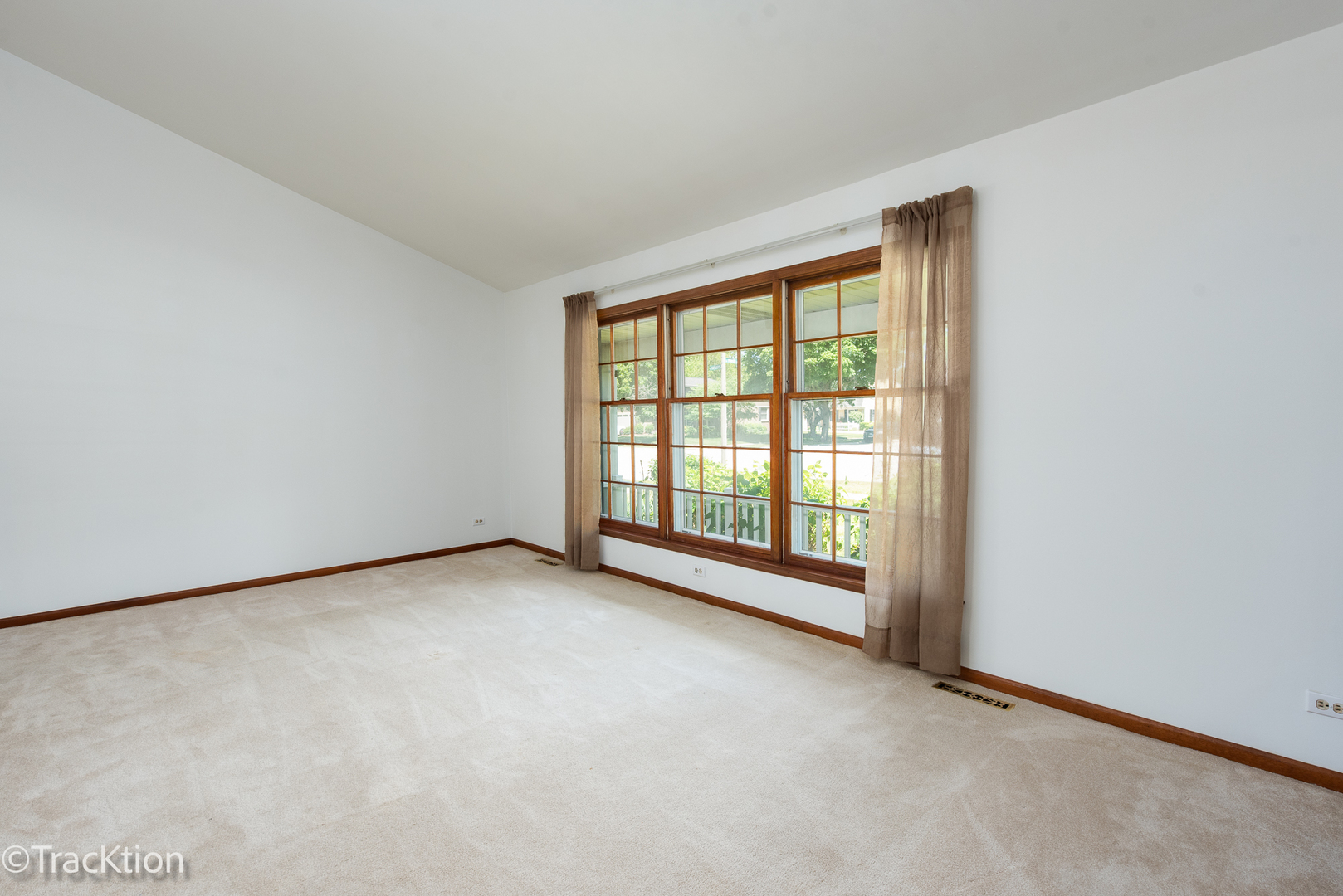 1502 S Harvard Avenue, Arlington Heights, IL 60005
