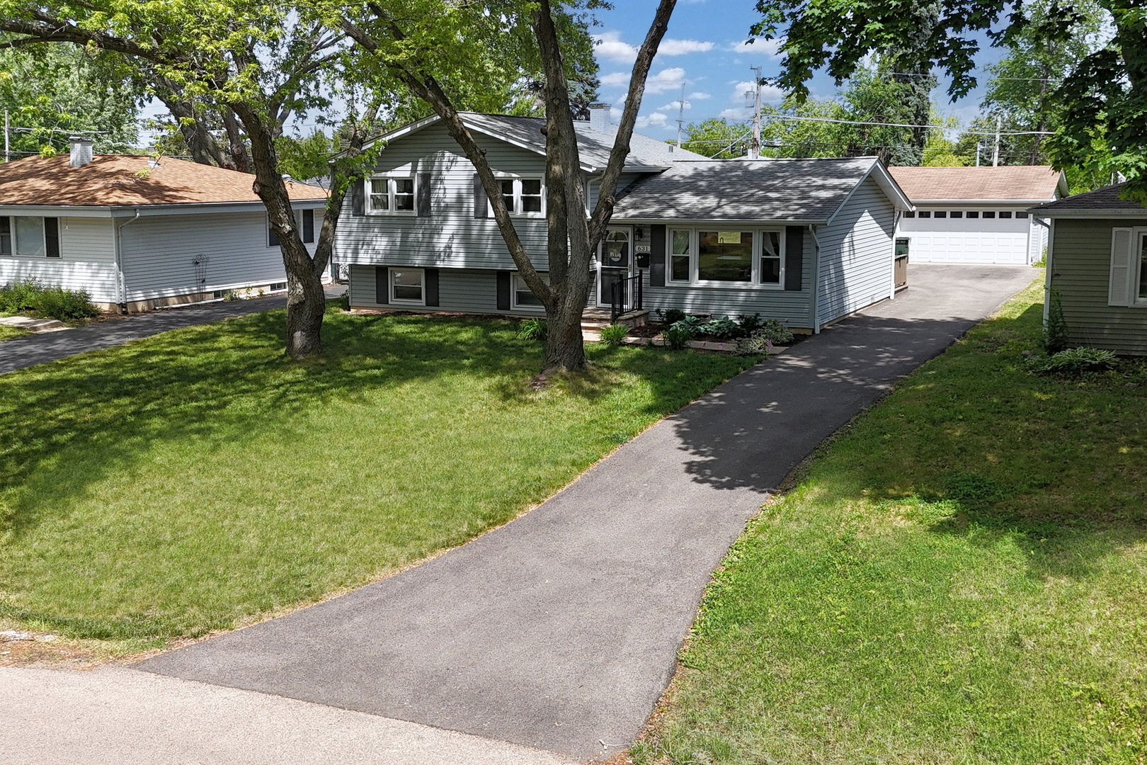 631 Pierce Court, Grayslake, IL 60030