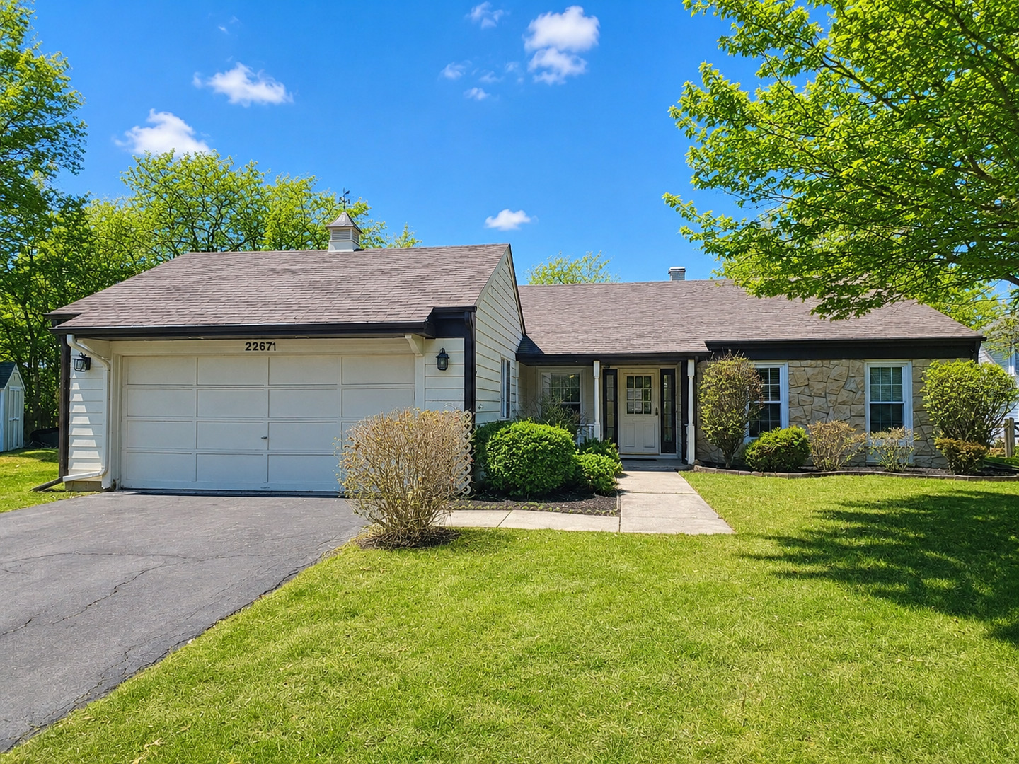 2267 Norwich Court, Naperville, IL 60565