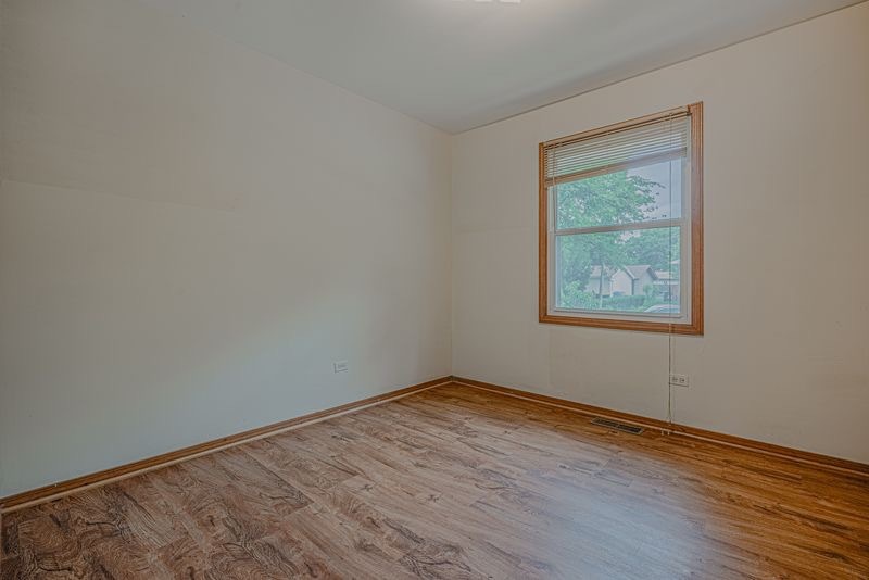 2729 Lowery Court, Zion, IL 60099