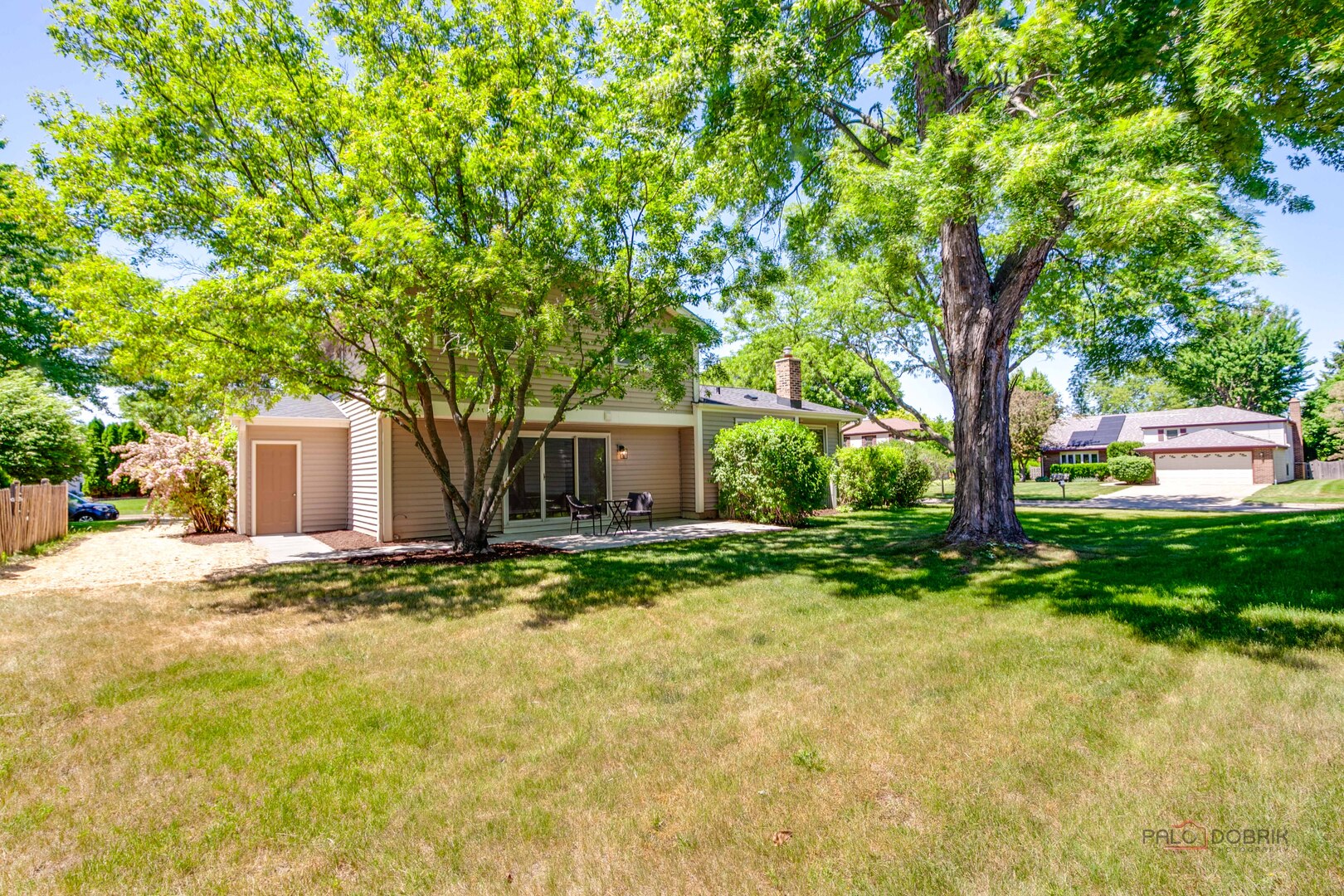 1030 Lilac Court, Libertyville, IL 60048