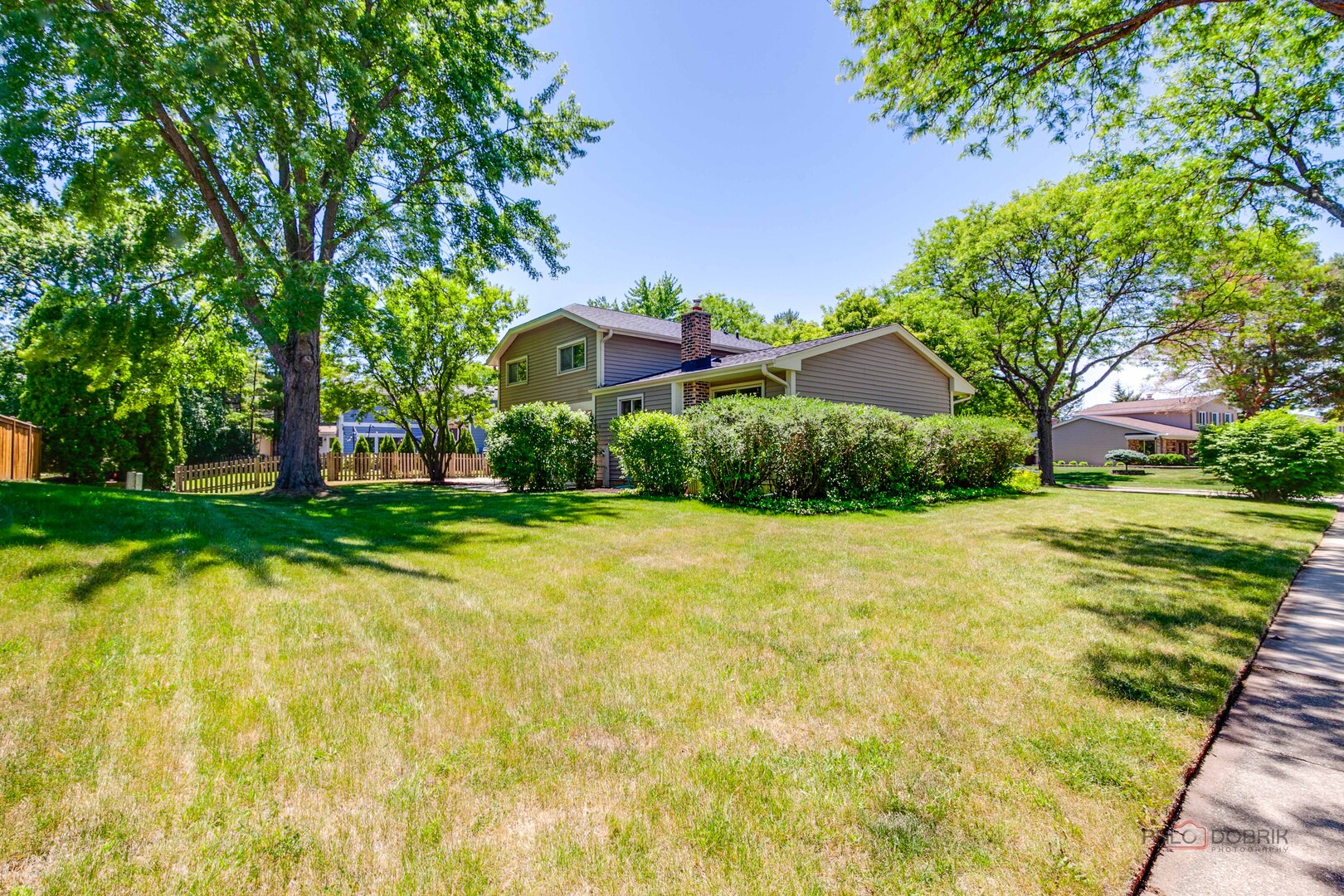 1030 Lilac Court, Libertyville, IL 60048