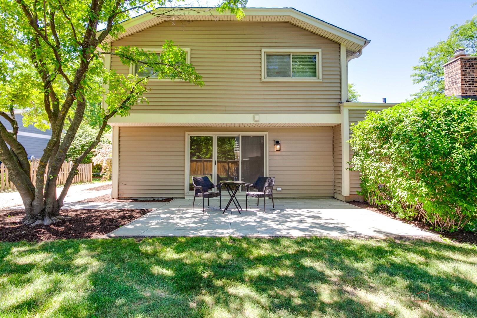 1030 Lilac Court, Libertyville, IL 60048