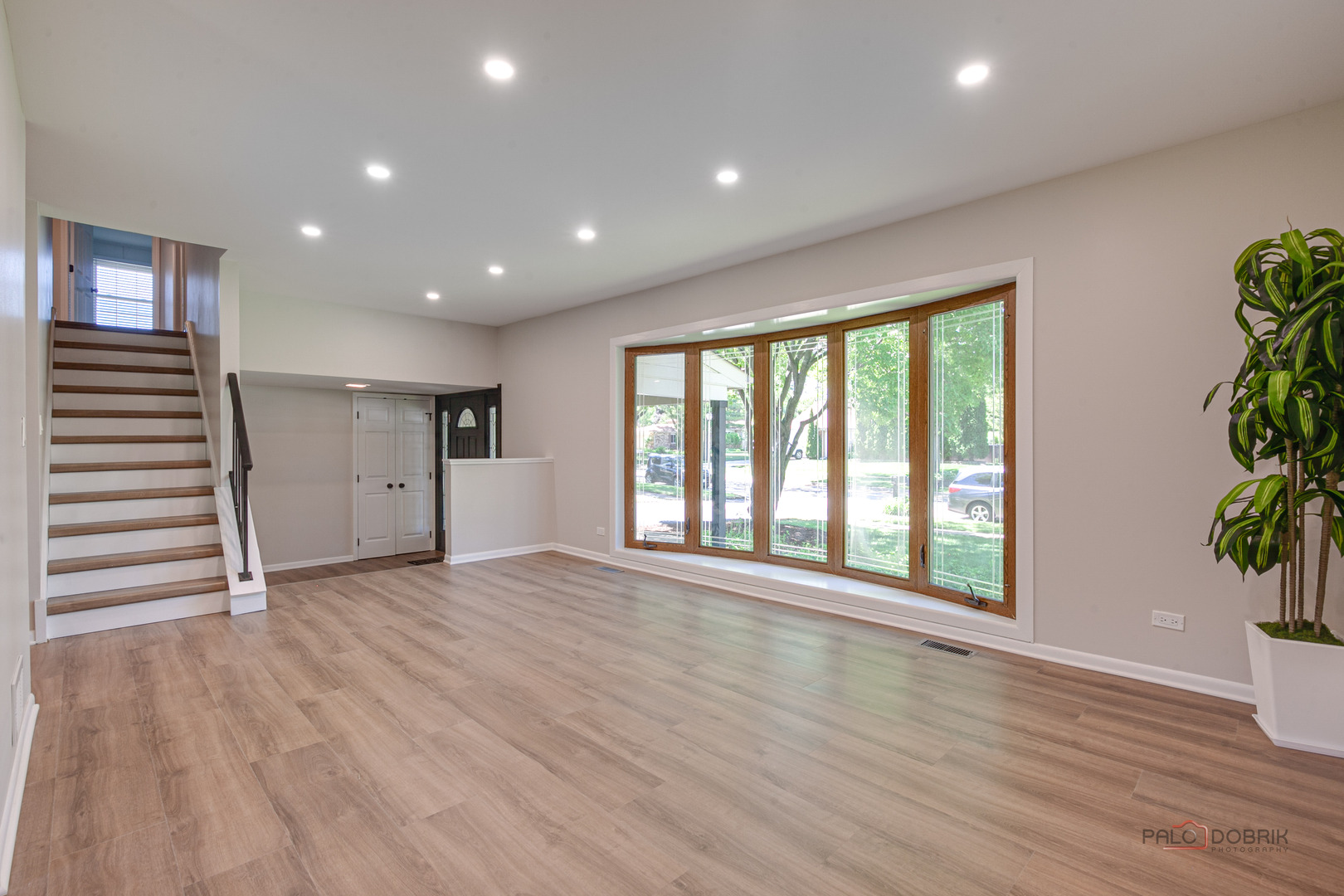 1030 Lilac Court, Libertyville, IL 60048