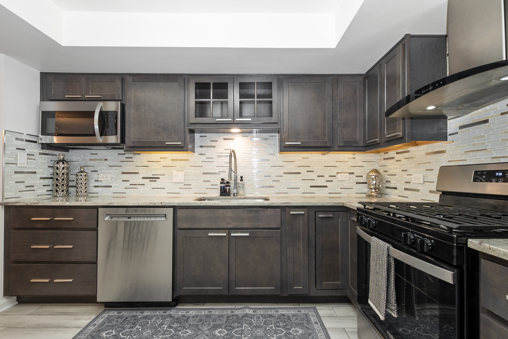9830 Nashville Avenue #6, Chicago Ridge, IL 60415