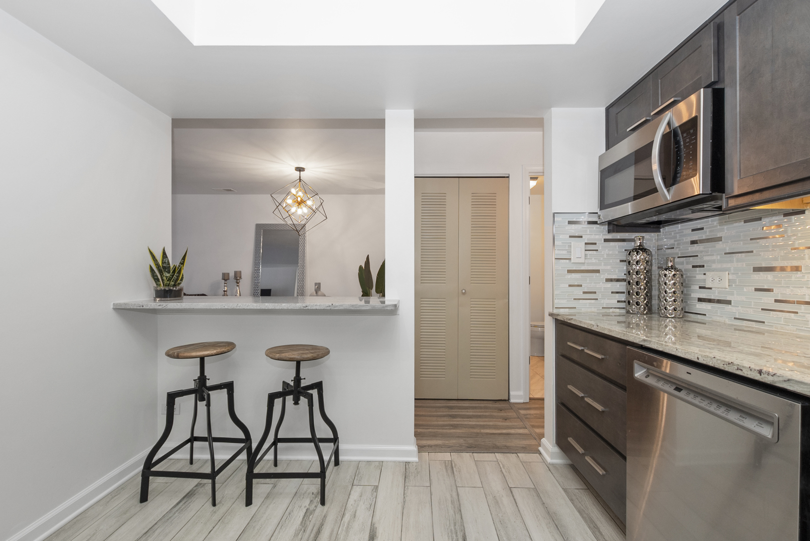9830 Nashville Avenue #6, Chicago Ridge, IL 60415