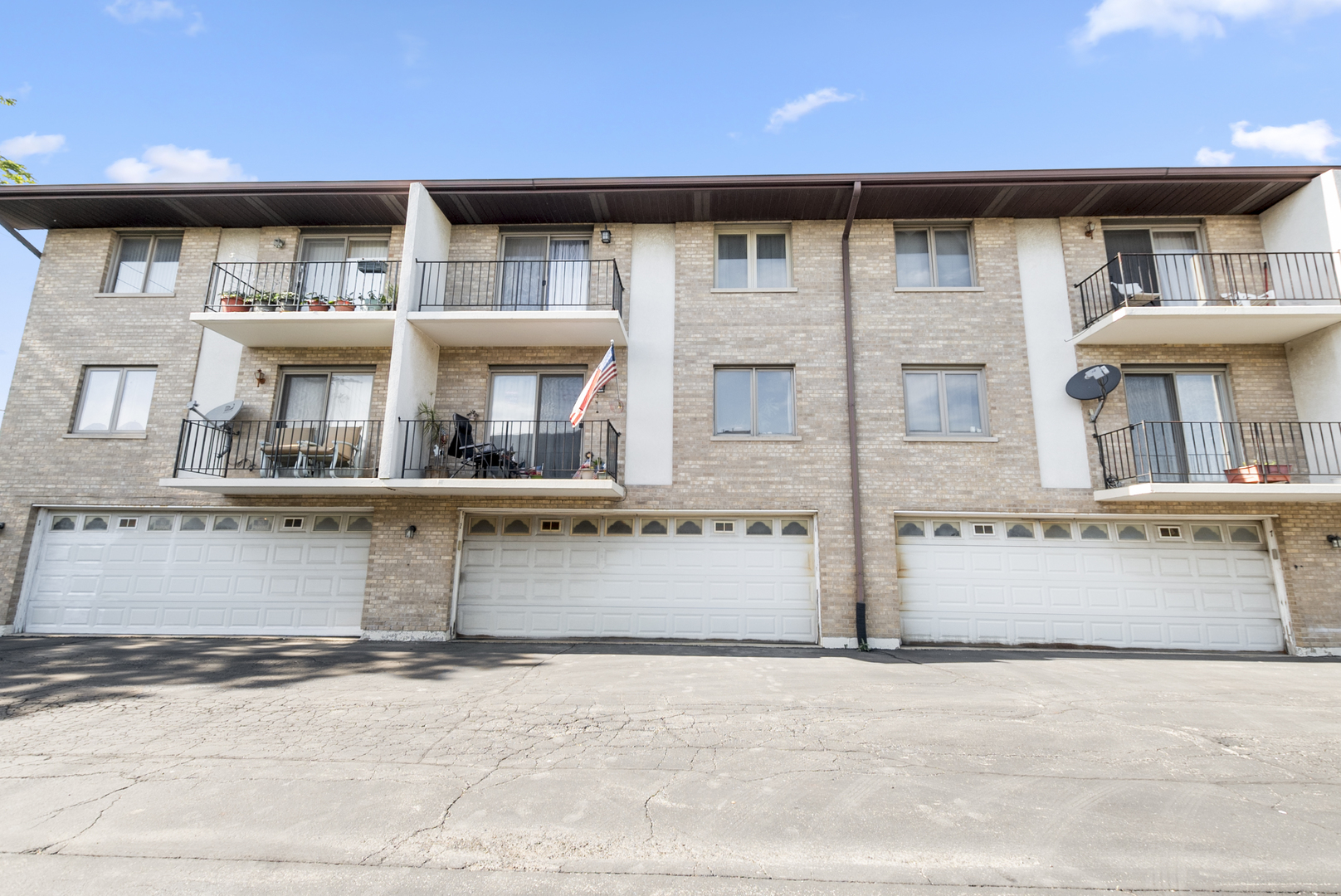 9830 Nashville Avenue #6, Chicago Ridge, IL 60415