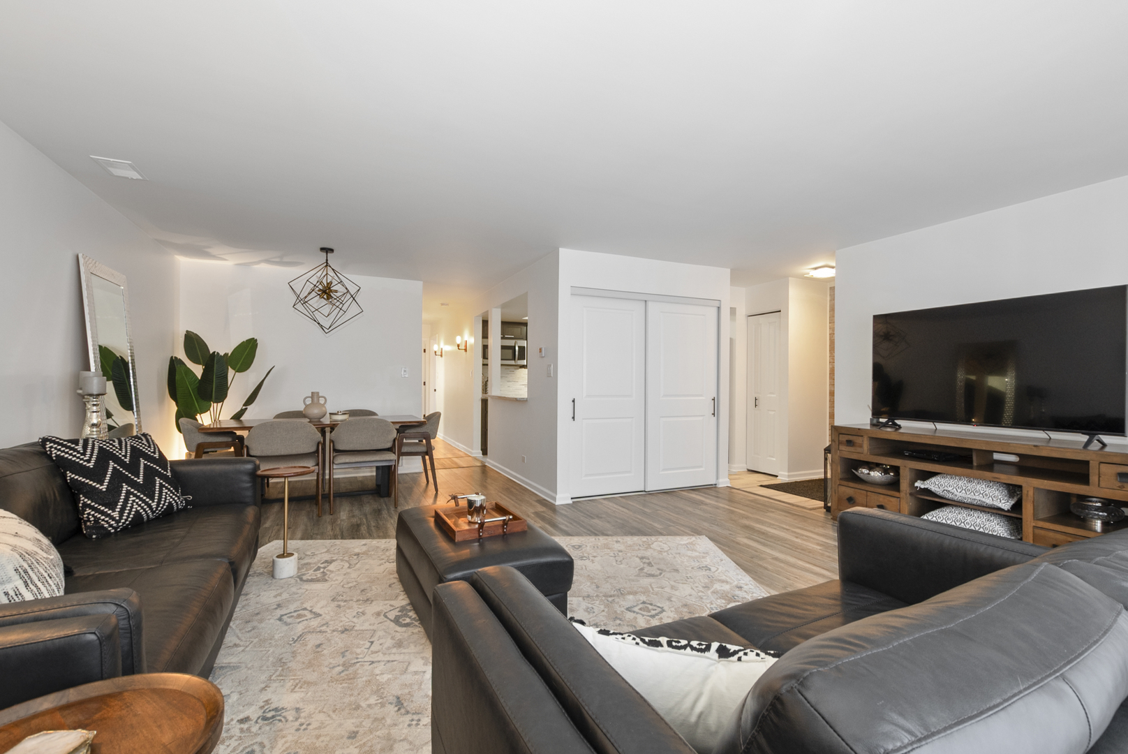 9830 Nashville Avenue #6, Chicago Ridge, IL 60415