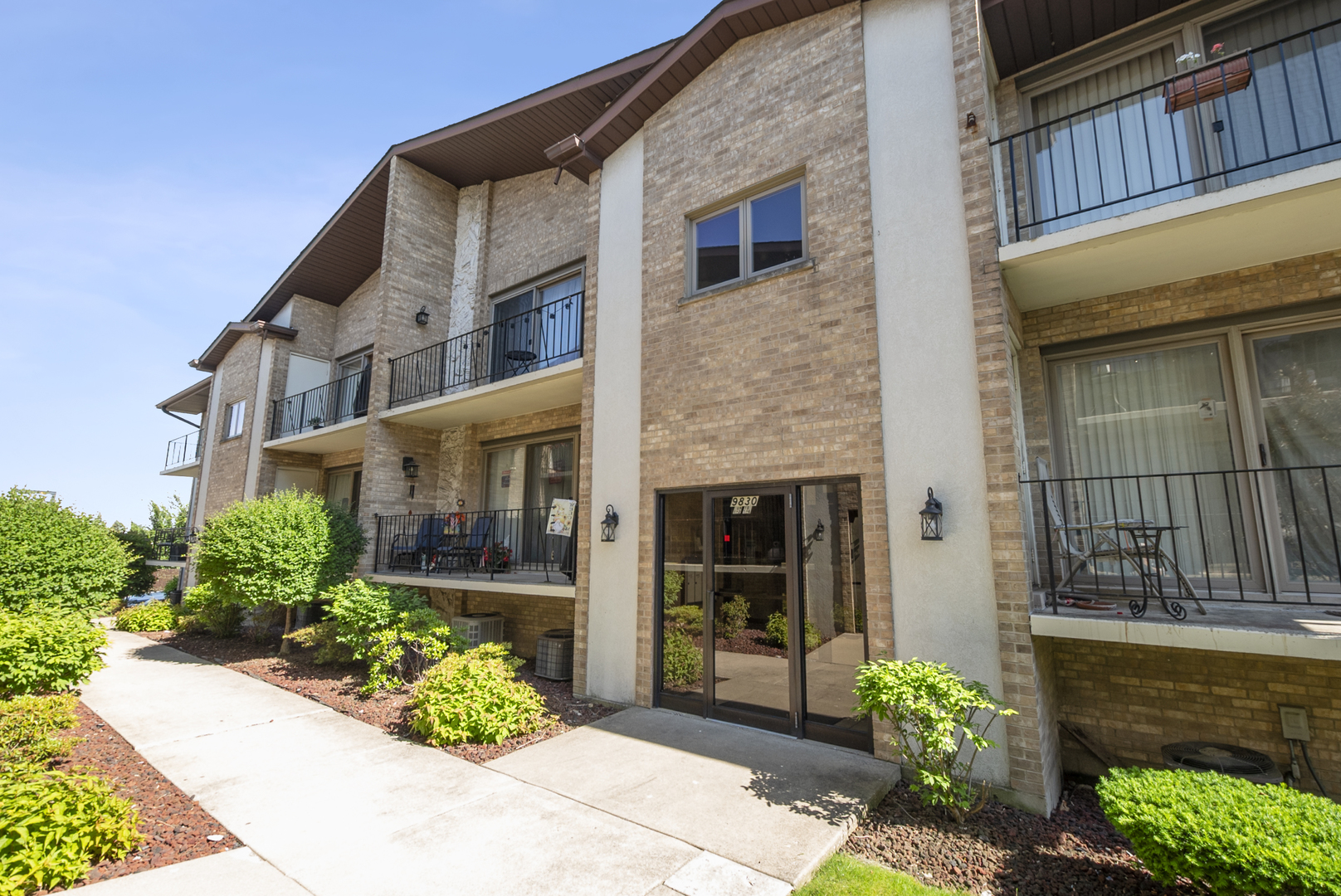 9830 Nashville Avenue #6, Chicago Ridge, IL 60415
