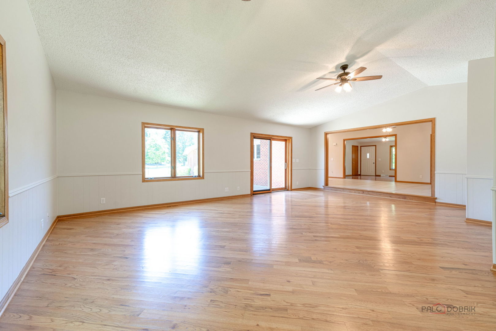 1516 W Reiche Lane, McHenry, IL 60051