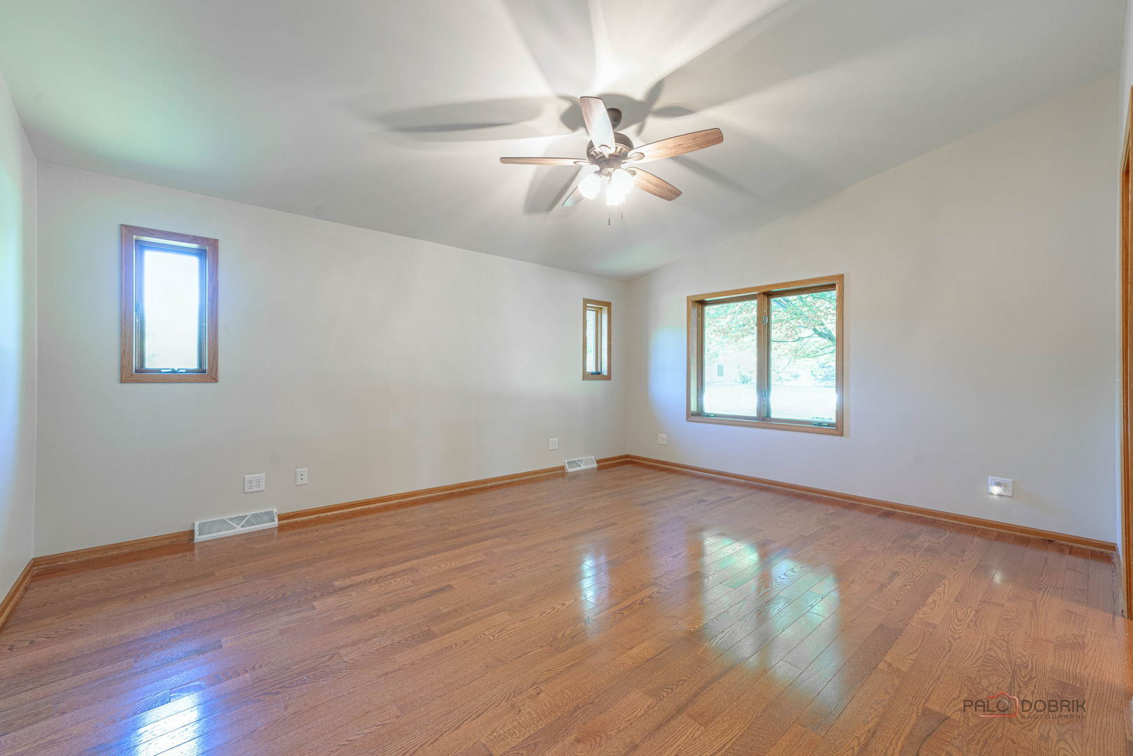 1516 W Reiche Lane, McHenry, IL 60051