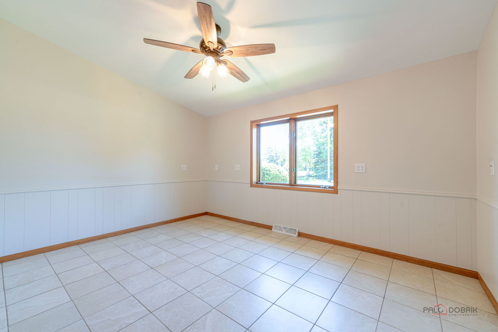 1516 W Reiche Lane, McHenry, IL 60051