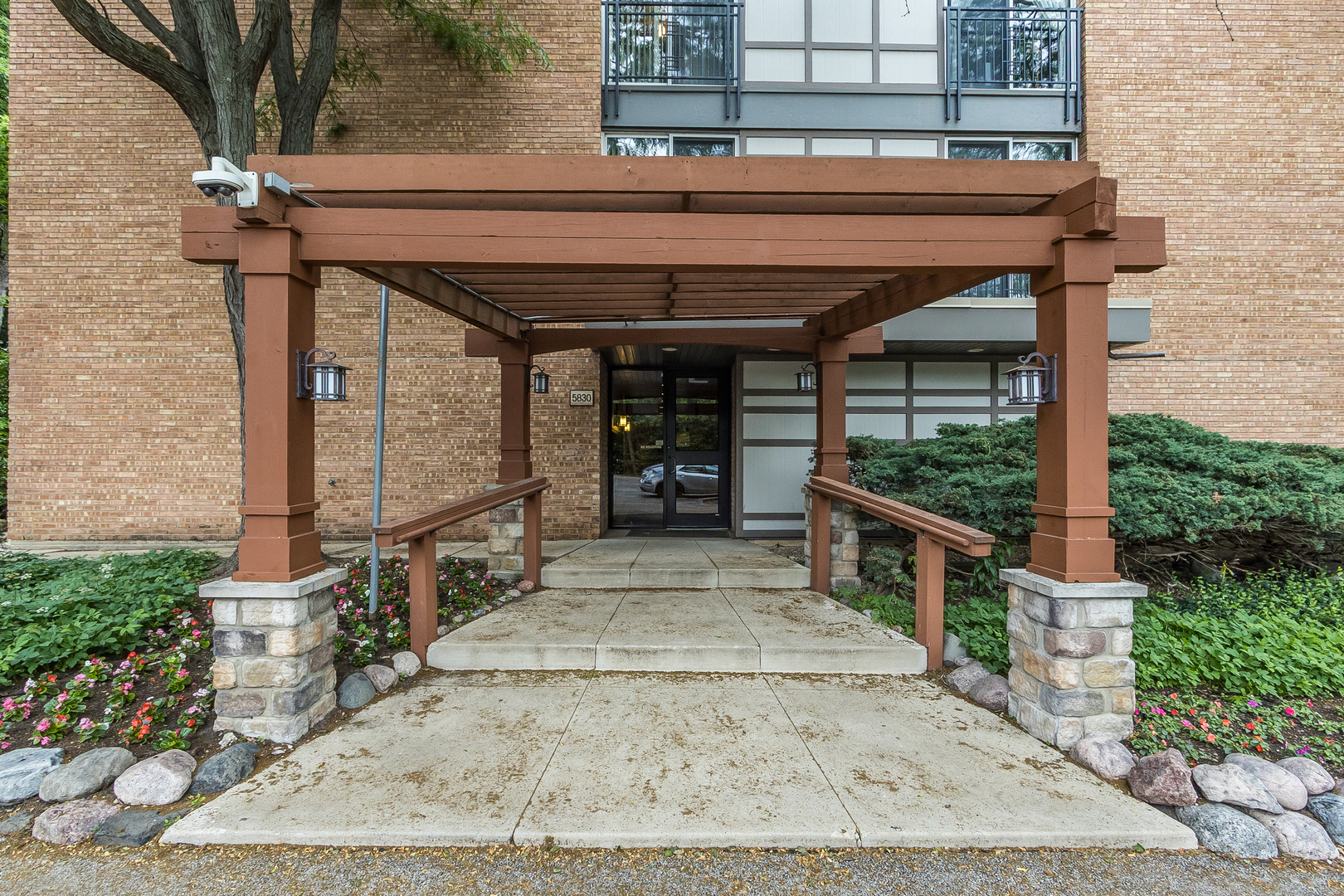 5830 Oakwood Drive #3K, Lisle, IL 60532