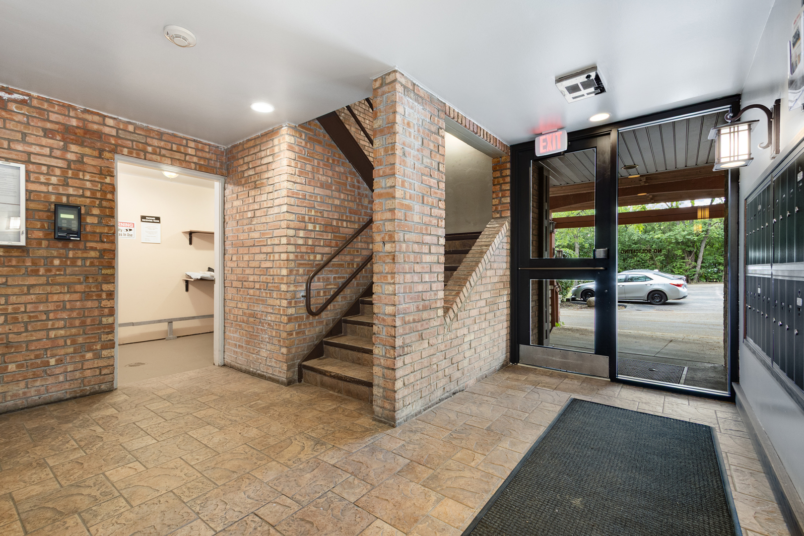 5830 Oakwood Drive #3K, Lisle, IL 60532