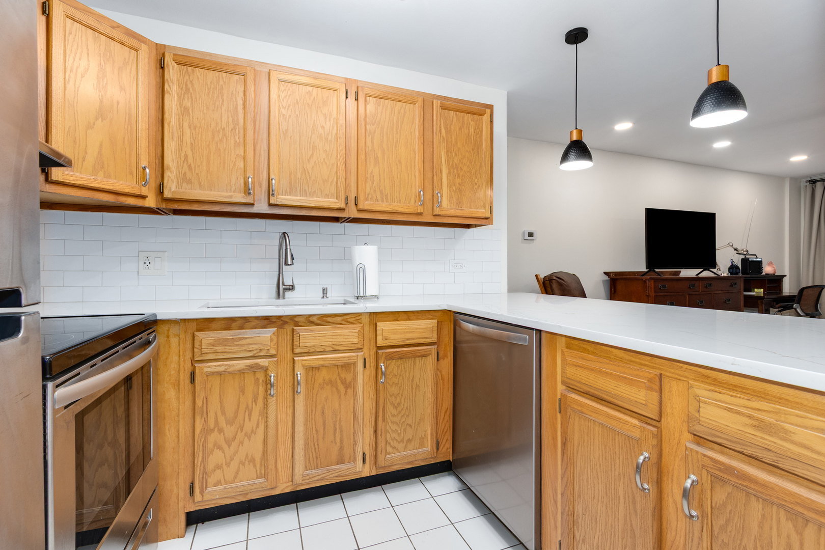 5830 Oakwood Drive #3K, Lisle, IL 60532