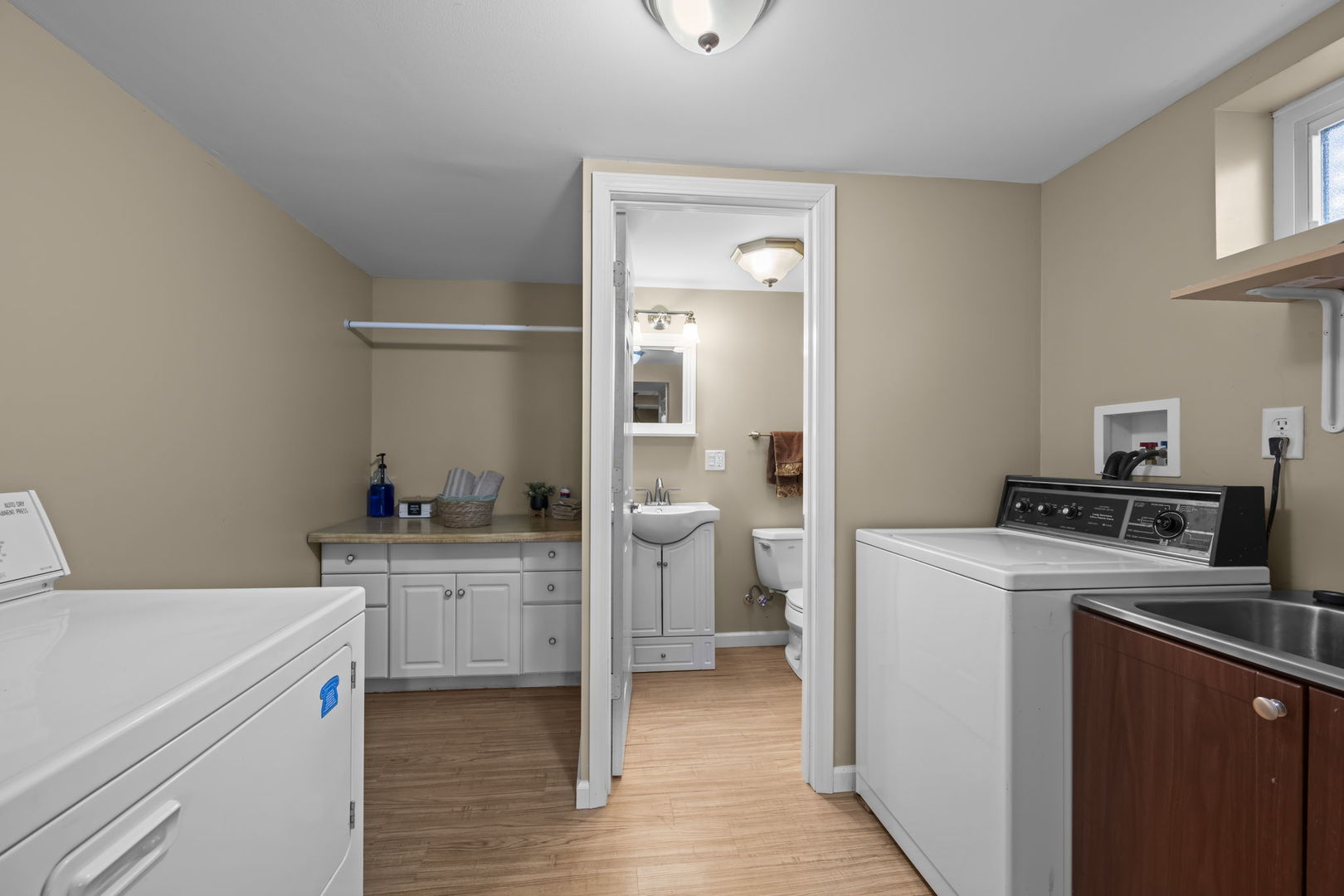 1101 ANTHONY Road, Wheeling, IL 60090