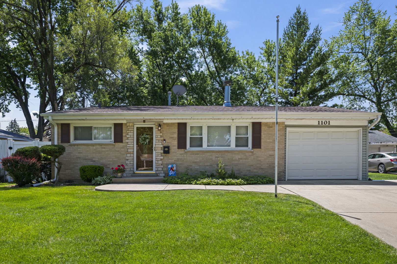 1101 ANTHONY Road, Wheeling, IL 60090