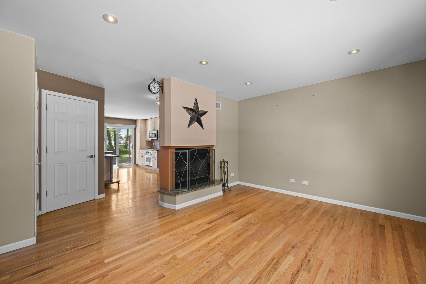 1101 ANTHONY Road, Wheeling, IL 60090