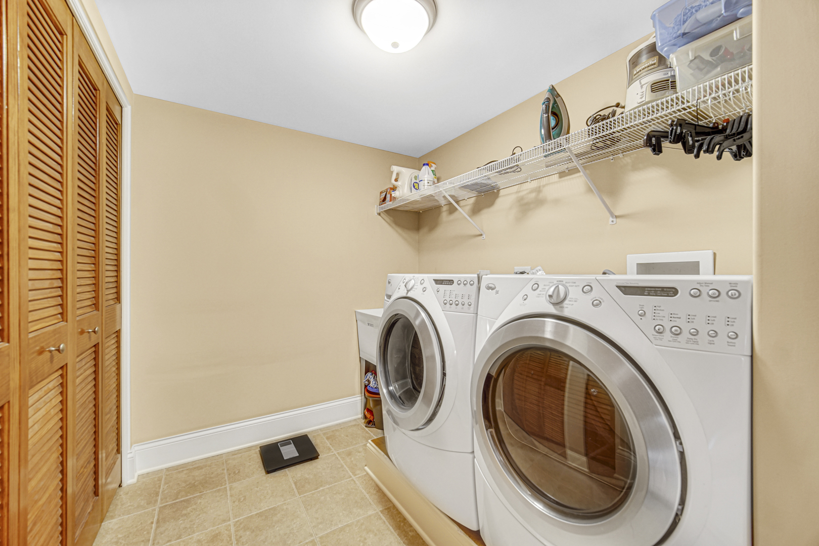 405 W Pierce Road #201, Itasca, IL 60143
