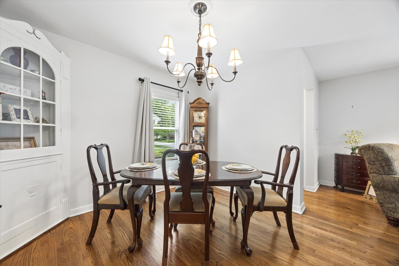 803 E Harrison Avenue, Wheaton, IL 60187