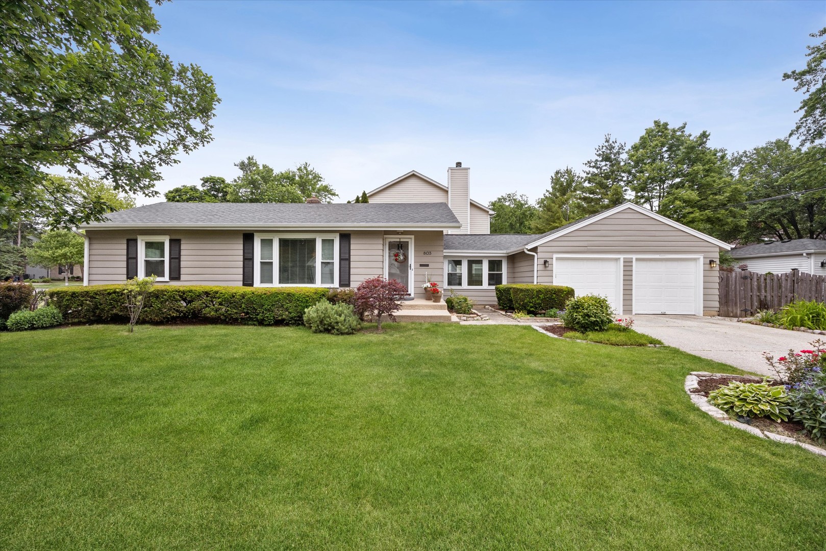 803 E Harrison Avenue, Wheaton, IL 60187