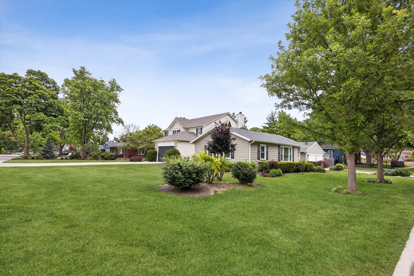 803 E Harrison Avenue, Wheaton, IL 60187