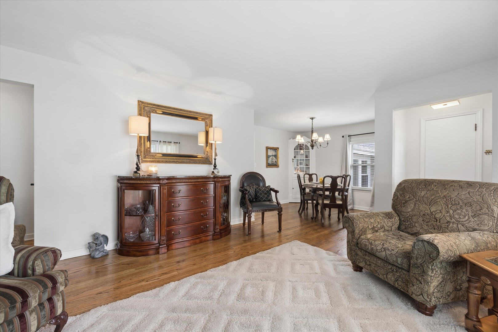 803 E Harrison Avenue, Wheaton, IL 60187