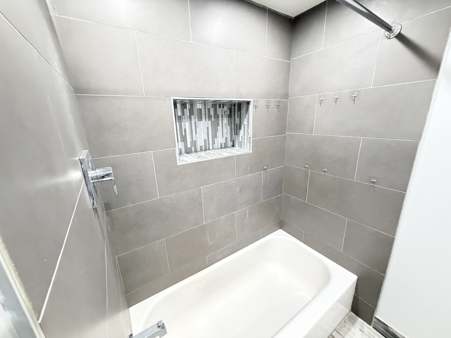 3335 N Kenneth Avenue #G, Chicago, IL 60641