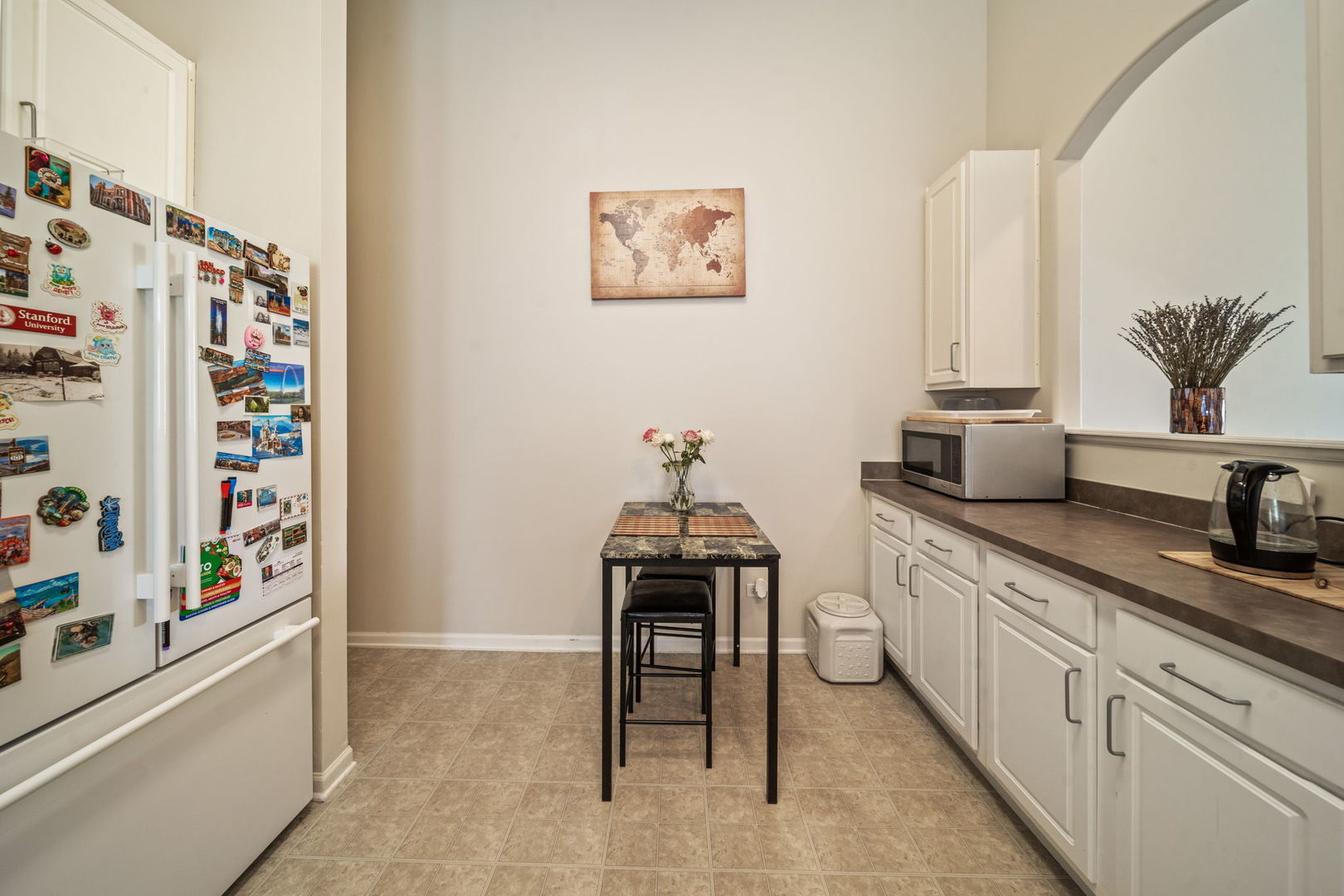 8132 Concord Lane #E, Justice, IL 60458