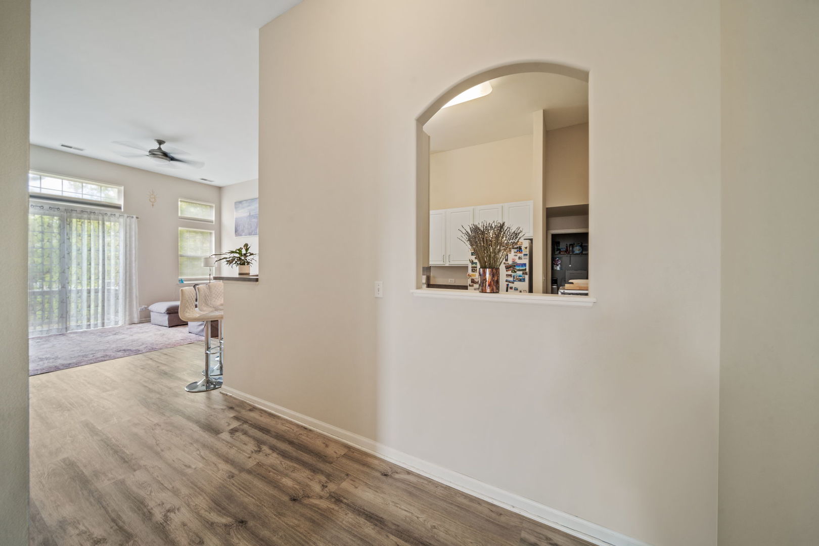 8132 Concord Lane #E, Justice, IL 60458