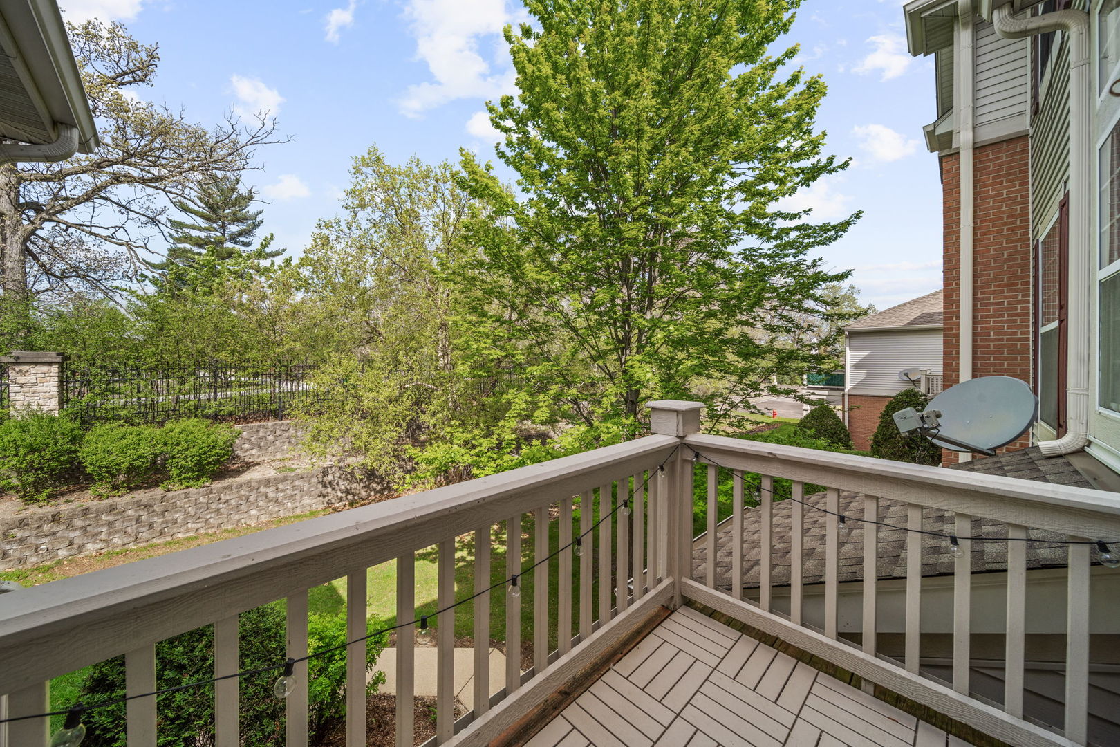 8132 Concord Lane #E, Justice, IL 60458
