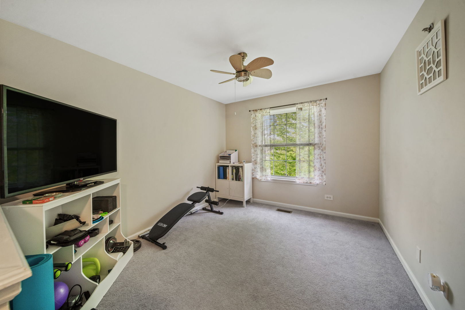 8132 Concord Lane #E, Justice, IL 60458
