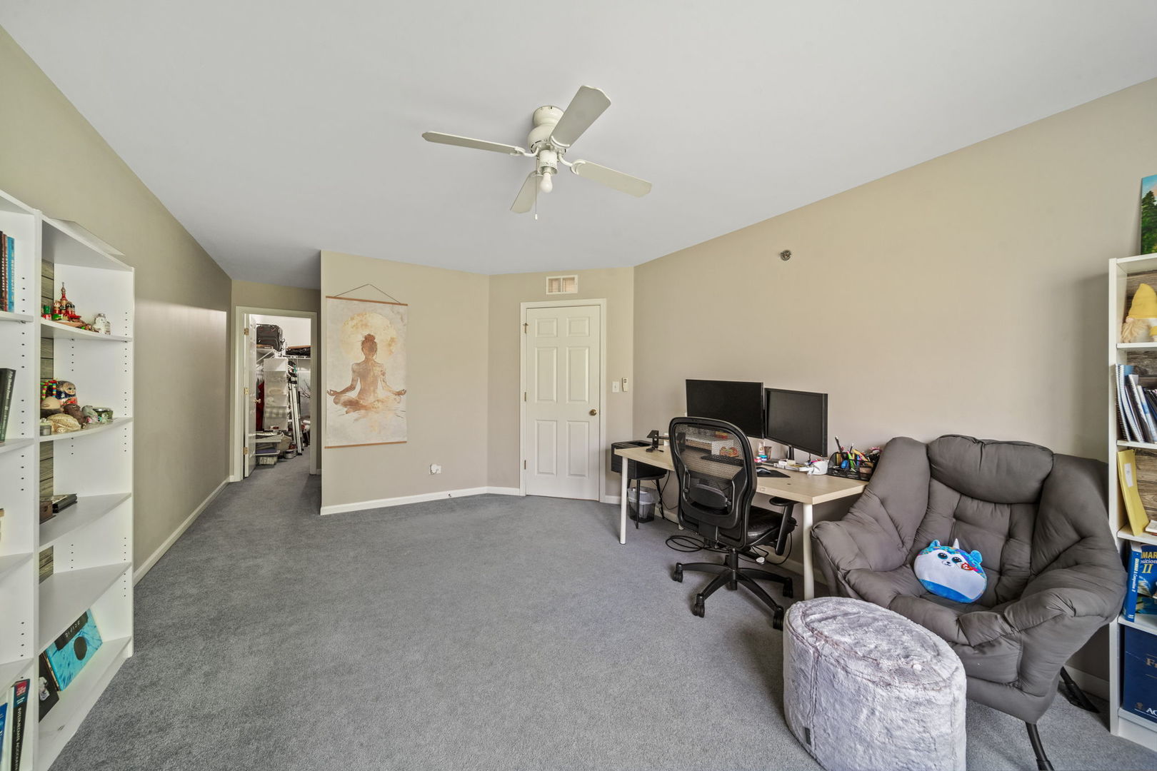 8132 Concord Lane #E, Justice, IL 60458