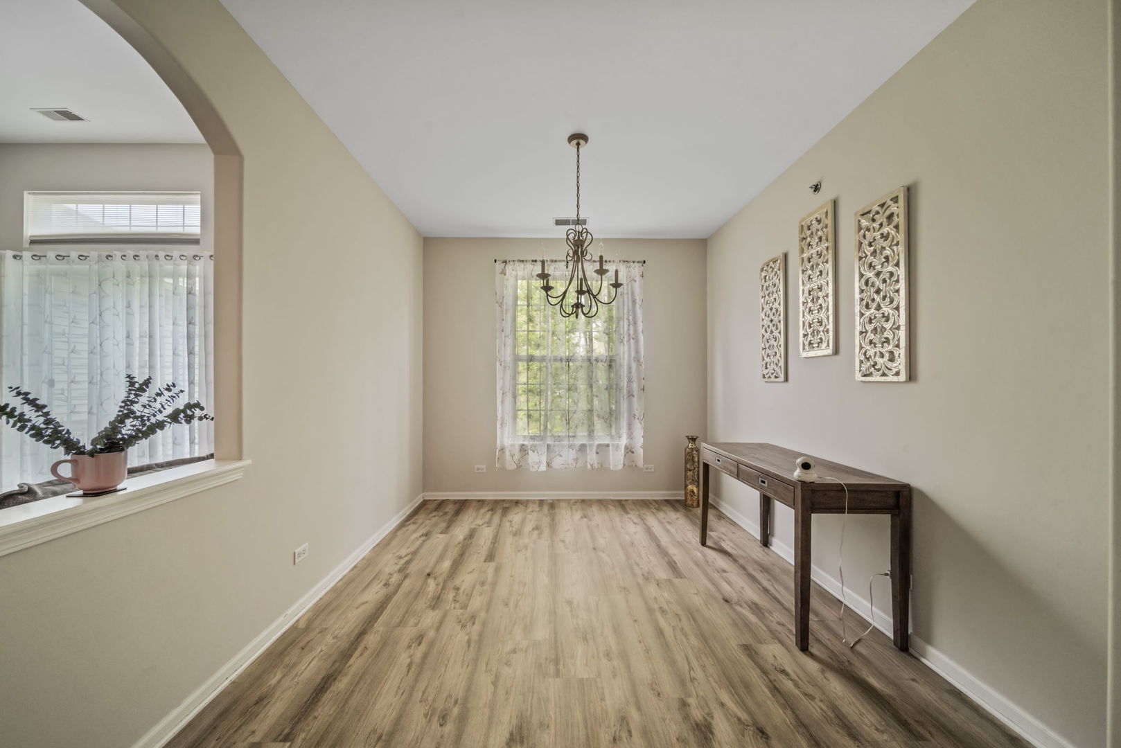 8132 Concord Lane #E, Justice, IL 60458