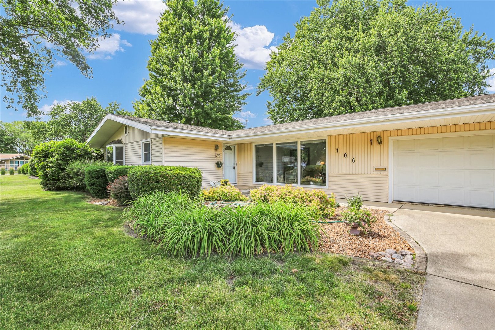 106 W Willow Street, Fairbury, IL 61739