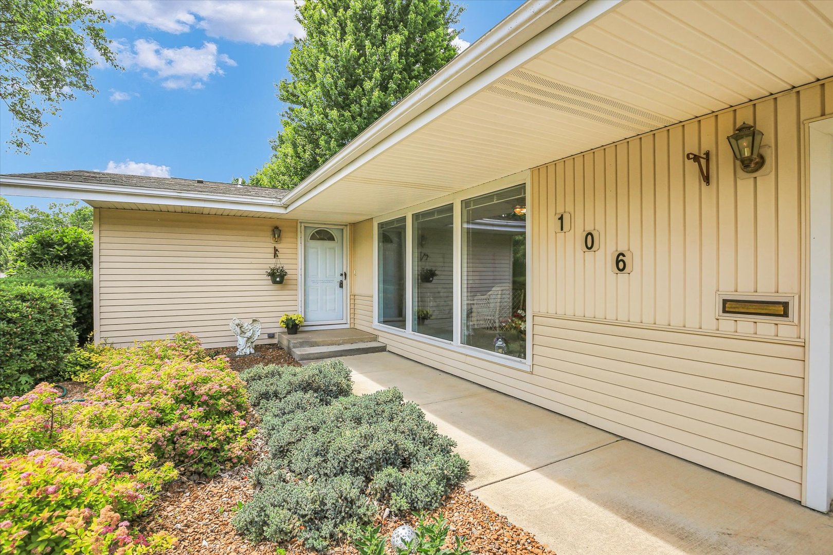 106 W Willow Street, Fairbury, IL 61739