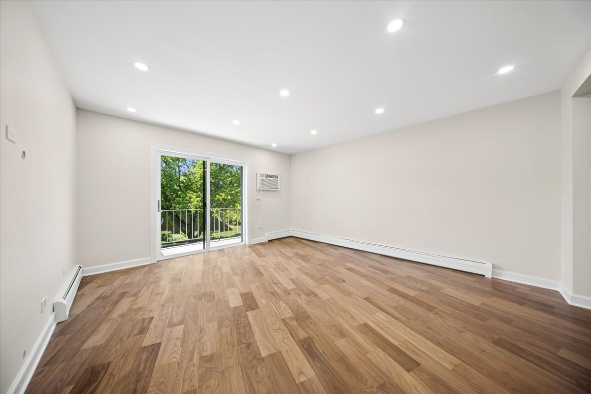244 E Bailey Road #M, Naperville, IL 60565