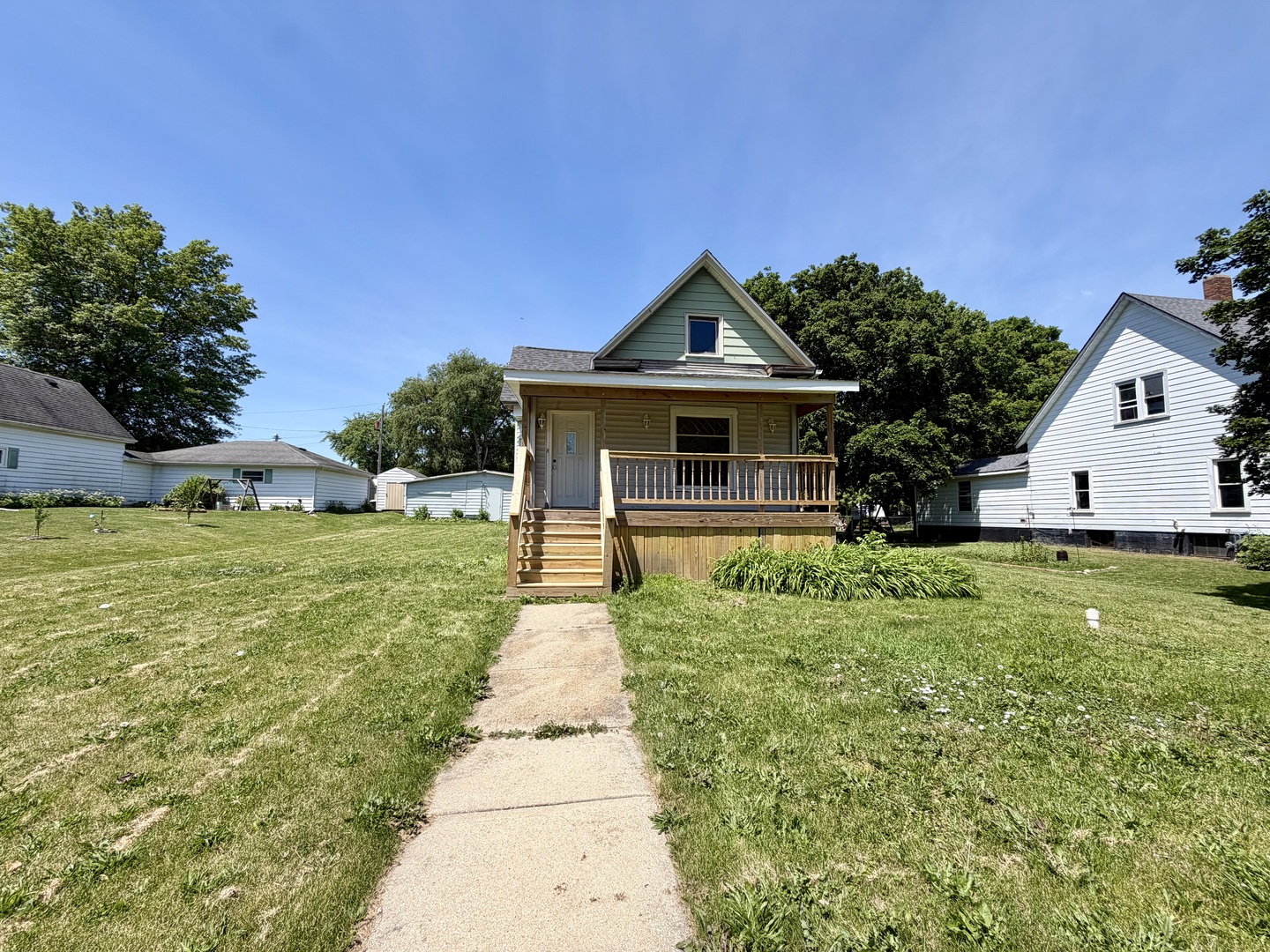 38 Maple Street, Saunemin, IL 61769