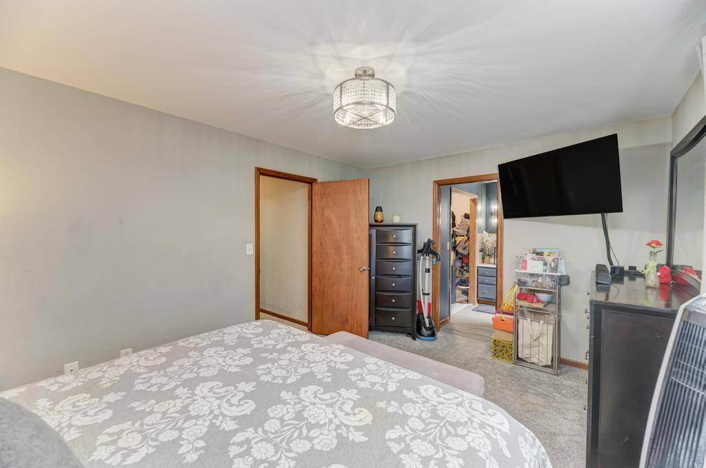 202 North Bridge Road, DeKalb, IL 60115