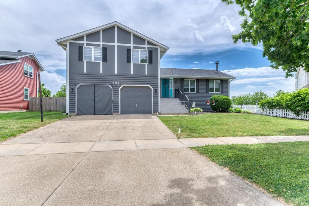202 North Bridge Road, DeKalb, IL 60115