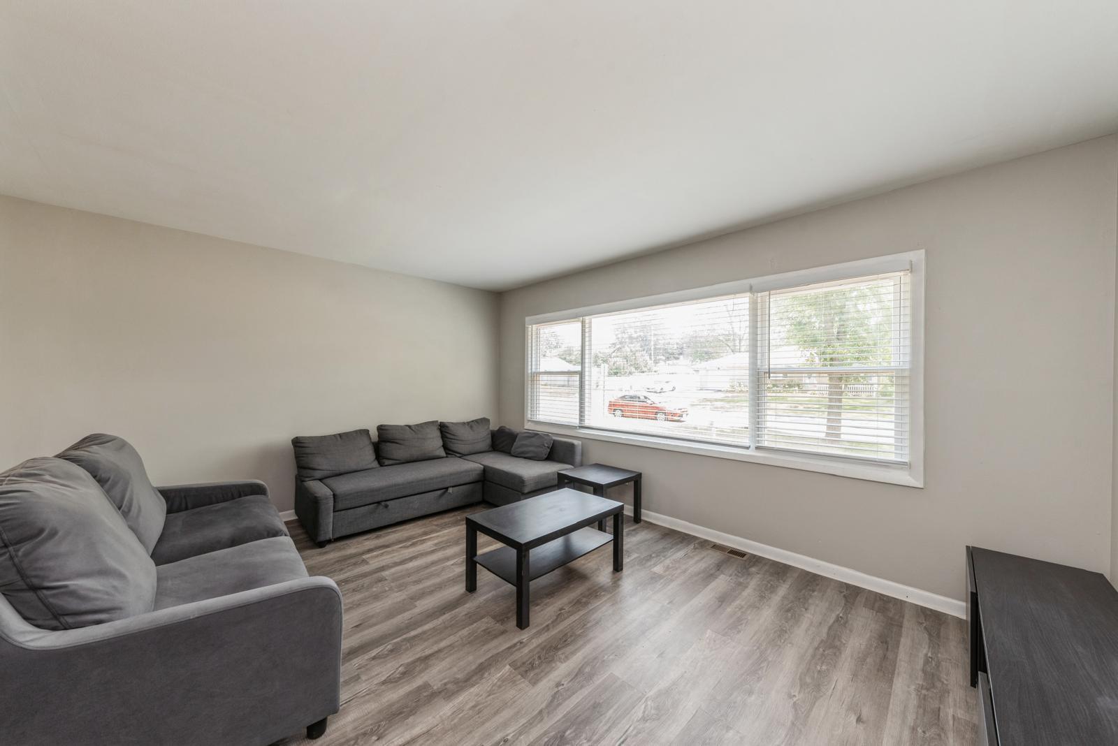 856 E Capri Drive #1, Palatine, IL 60074