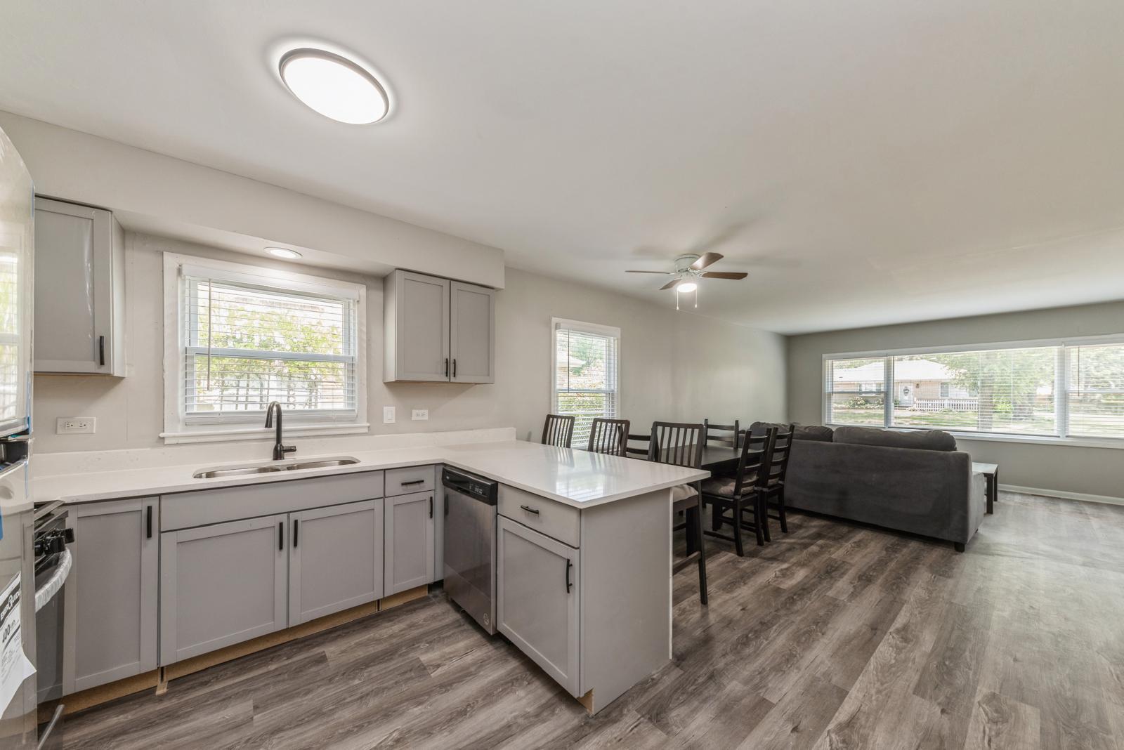 856 E Capri Drive #1, Palatine, IL 60074