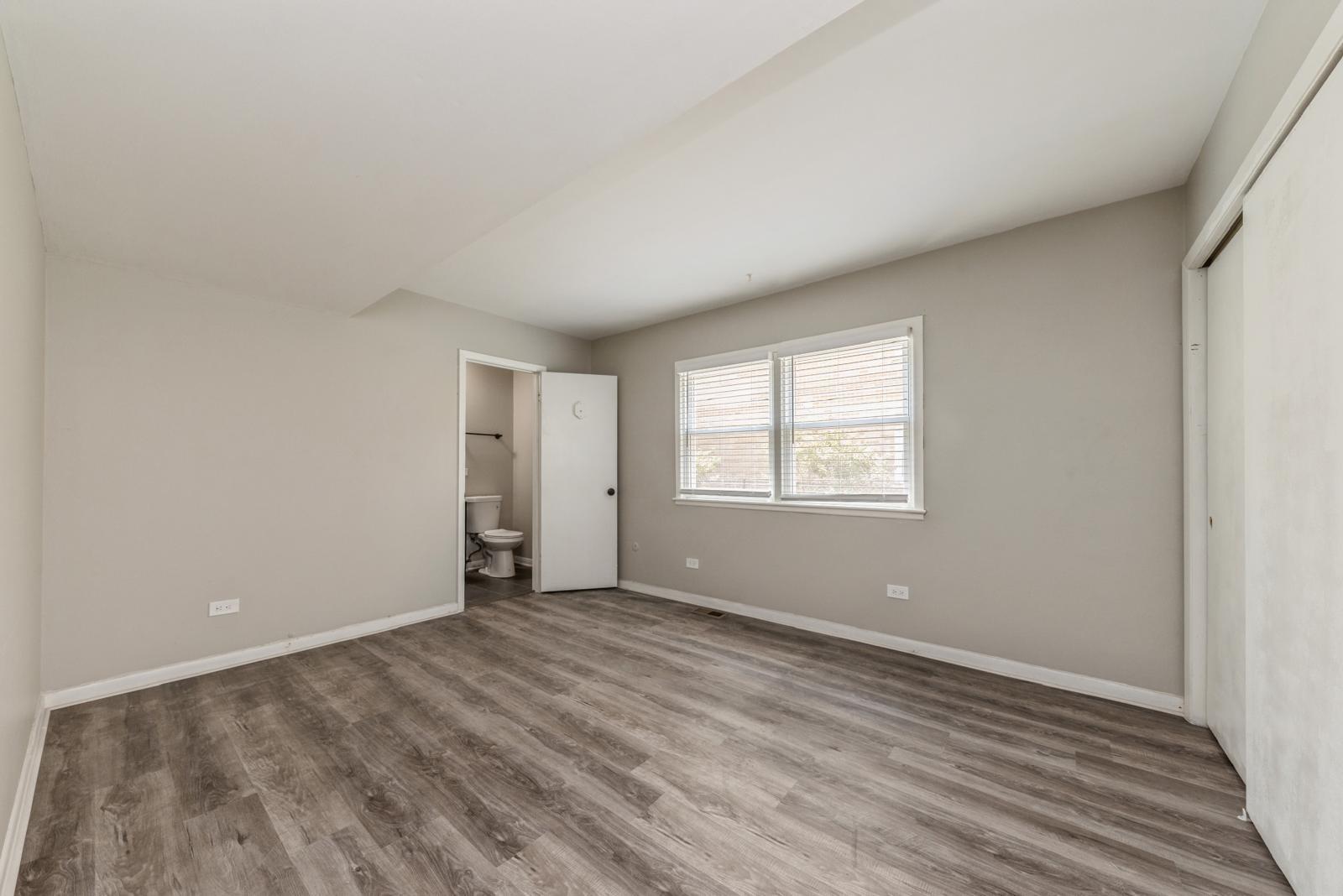 856 E Capri Drive #1, Palatine, IL 60074