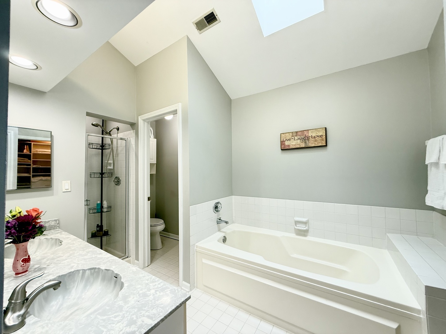 113 Chatsworth Circle, Schaumburg, IL 60194