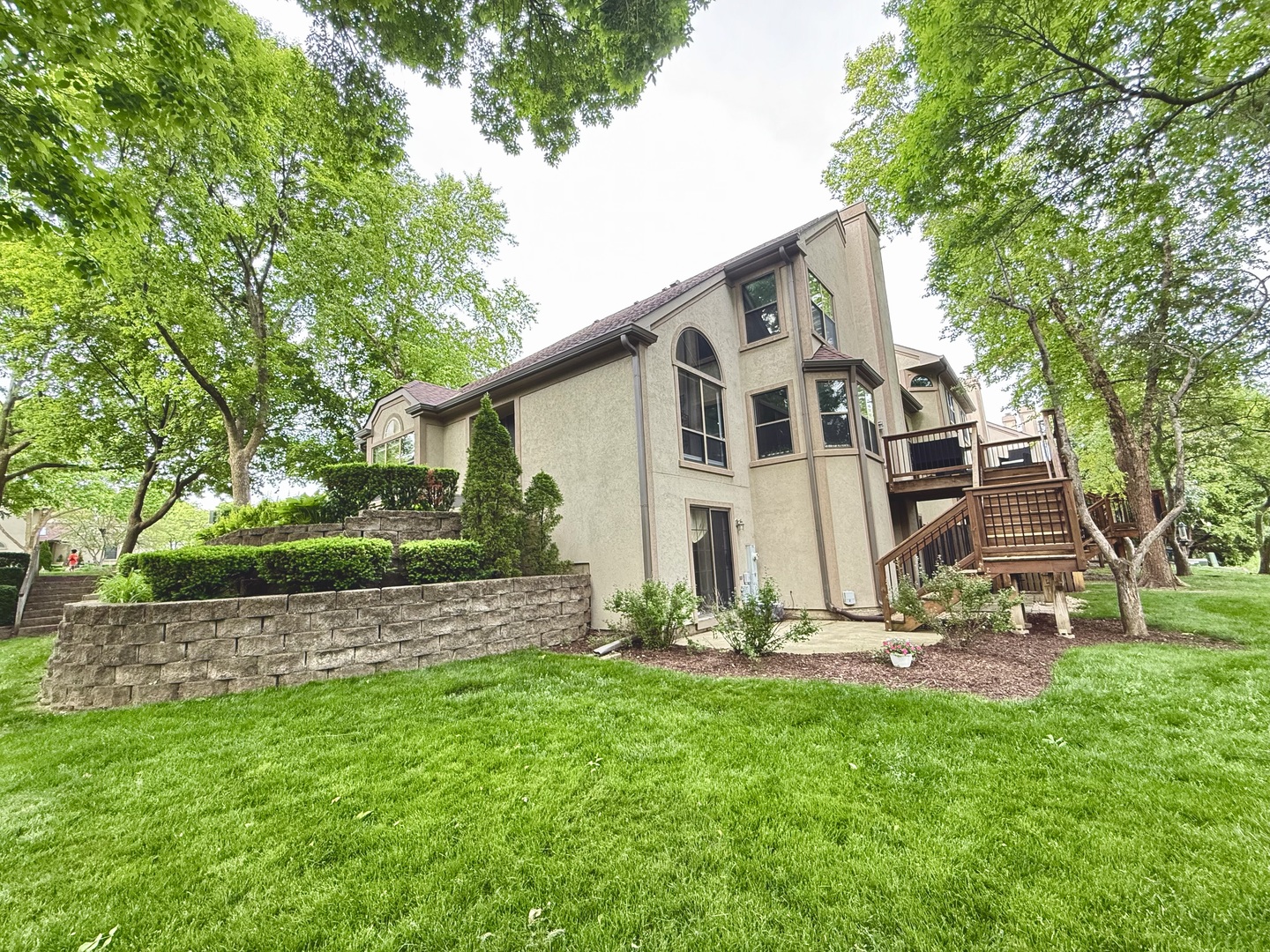 113 Chatsworth Circle, Schaumburg, IL 60194